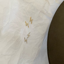 Carregar imagem no visualizador da galeria, Brincos Cristal Relâmpago Feminino