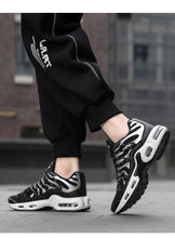 Carregar imagem no visualizador da galeria, Tênis masculino Trainer Race