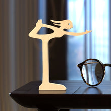 Carregar imagem no visualizador da galeria, Estatueta Madeira Artesanato