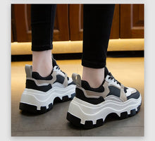Carregar imagem no visualizador da galeria, Tênis feminino plataforma
