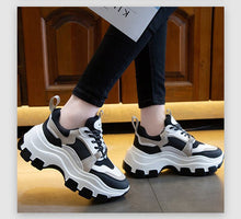 Carregar imagem no visualizador da galeria, Tênis feminino plataforma
