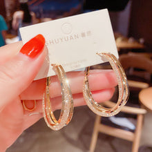 Carregar imagem no visualizador da galeria, Brincos de argola  luxuosos clássicos
