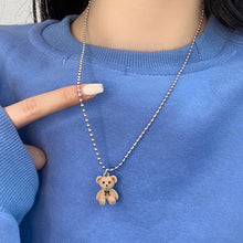 Carregar imagem no visualizador da galeria, Colar com Pingente de Urso de Pelúcia Fofo
