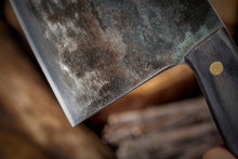 Carregar imagem no visualizador da galeria, Faca de chef de cozinha forjadas feitas à mão em aço folheado com alto teor de carbono
