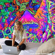 Carregar imagem no visualizador da galeria, Toalha Psicodélica de Pendurar na Parede

