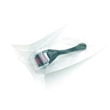 Carregar imagem no visualizador da galeria, Micro Needle 540  Dermaroller Titânio
